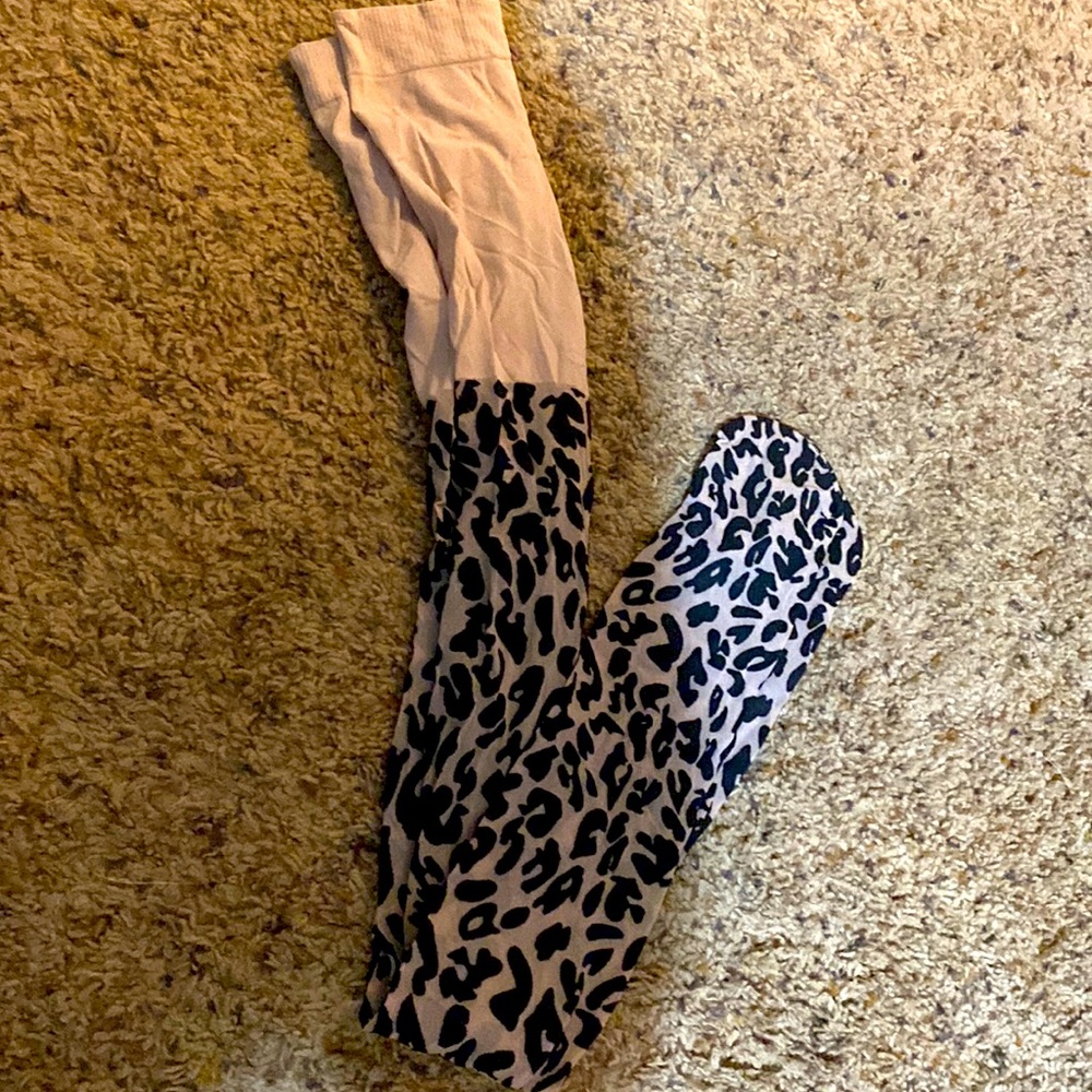 Leopard tights